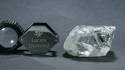 1280-A-692ct-rough-diamond-and-loupe-credit-Lucara