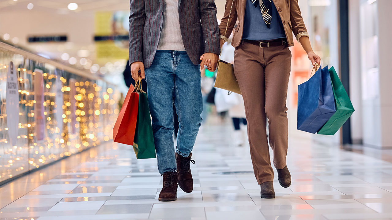 1280-People-shopping-at-a-mall-credit-shutterstock_2400843299