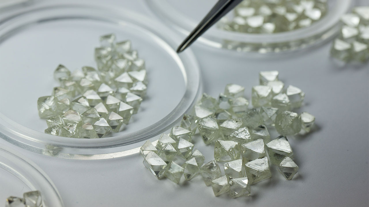 1280-Rough-diamonds-credit-Alrosa-1